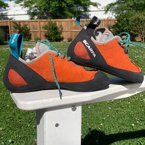 Scarpa helix climbing shoes